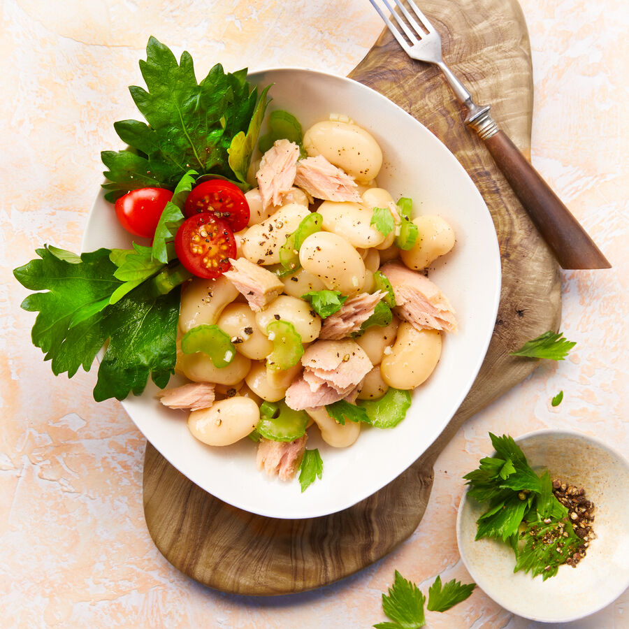 Bohnensalat mit weißem Thunfisch und Stangensellerie Rezept | Hagen ...