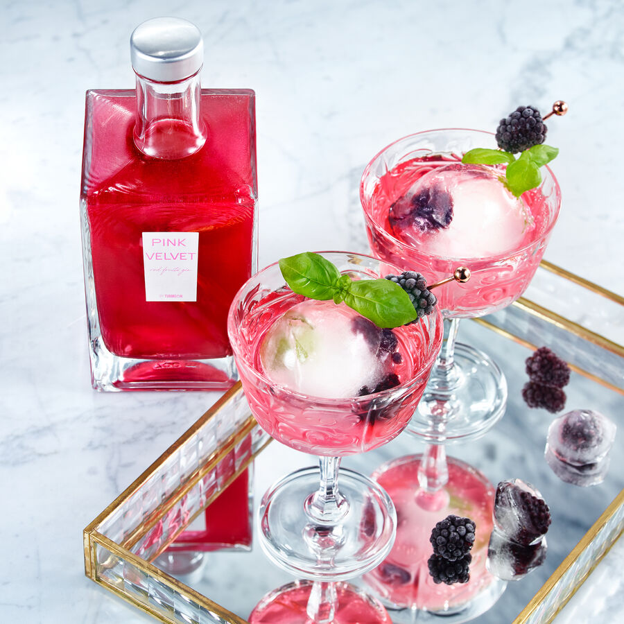  Gin Tonic mit Brombeeren & Basilikum 