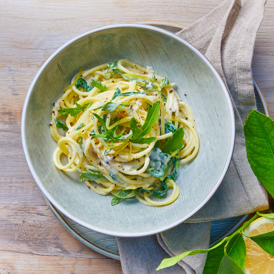  Spaghettini mit Zitronen-Buttersauce und Rucola 