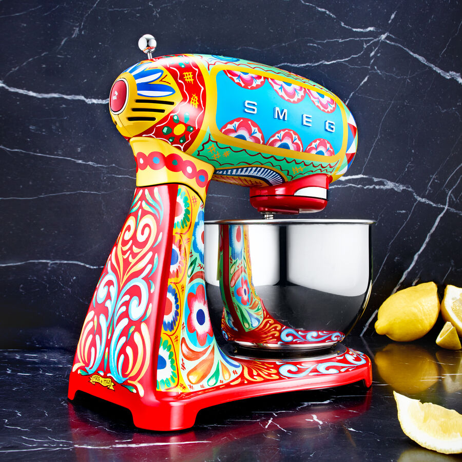 SMEG Kchenmaschine: Neueste Technologie im extravaganten Dolce & Gabbana Design Bild 3