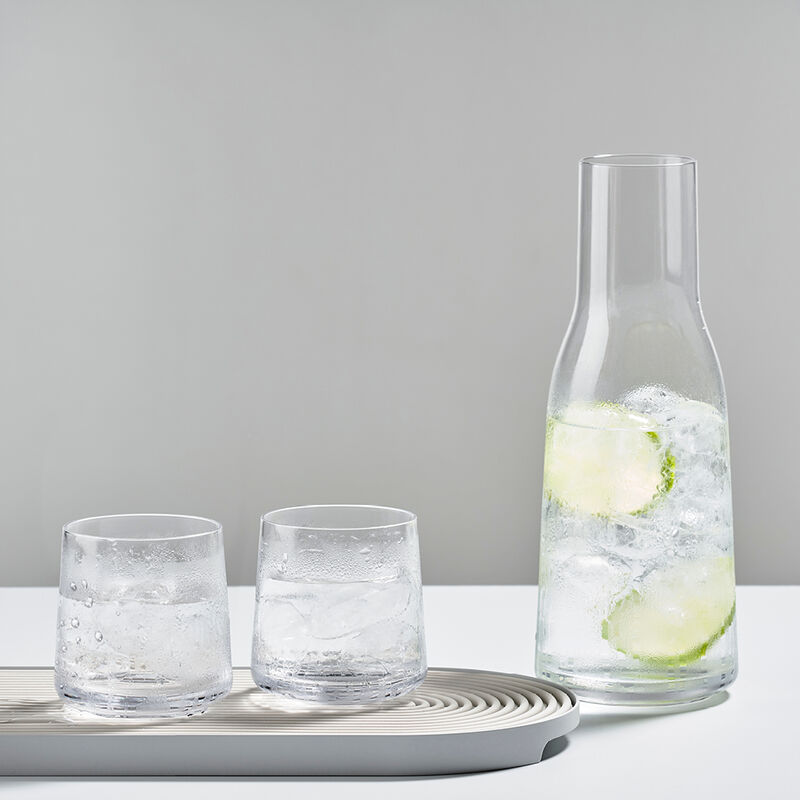 Mundgeblasene Wasser-Kristallgläser: Moderne Eleganz für Ihre Bar Bild 2