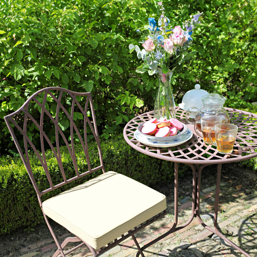 Eisentisch Romantische Gartenmöbel mit nostalgischem Flair Julia