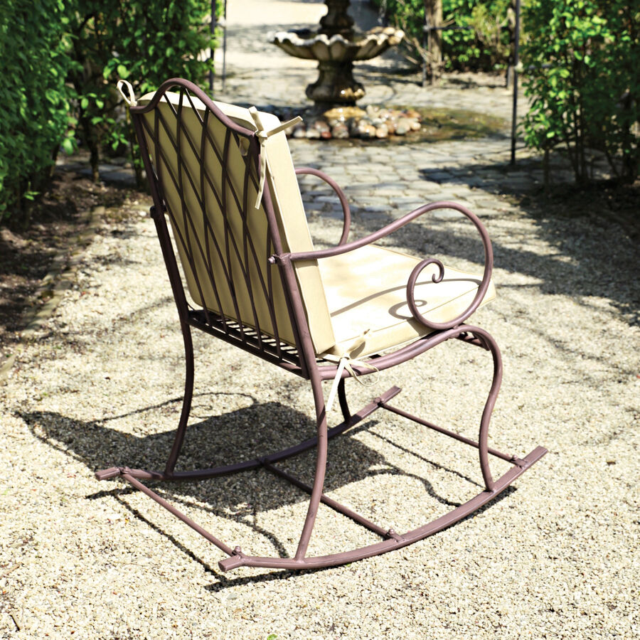 Kissen für Schaukelstuhl Romantische Gartenmöbel mit nostalgischem