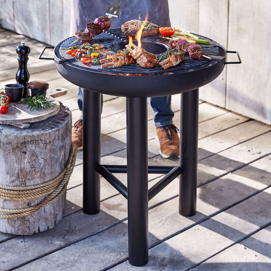 Bbq Feuerschale Mit Gusseisen Plancha Grillen Am Offenen Feuer