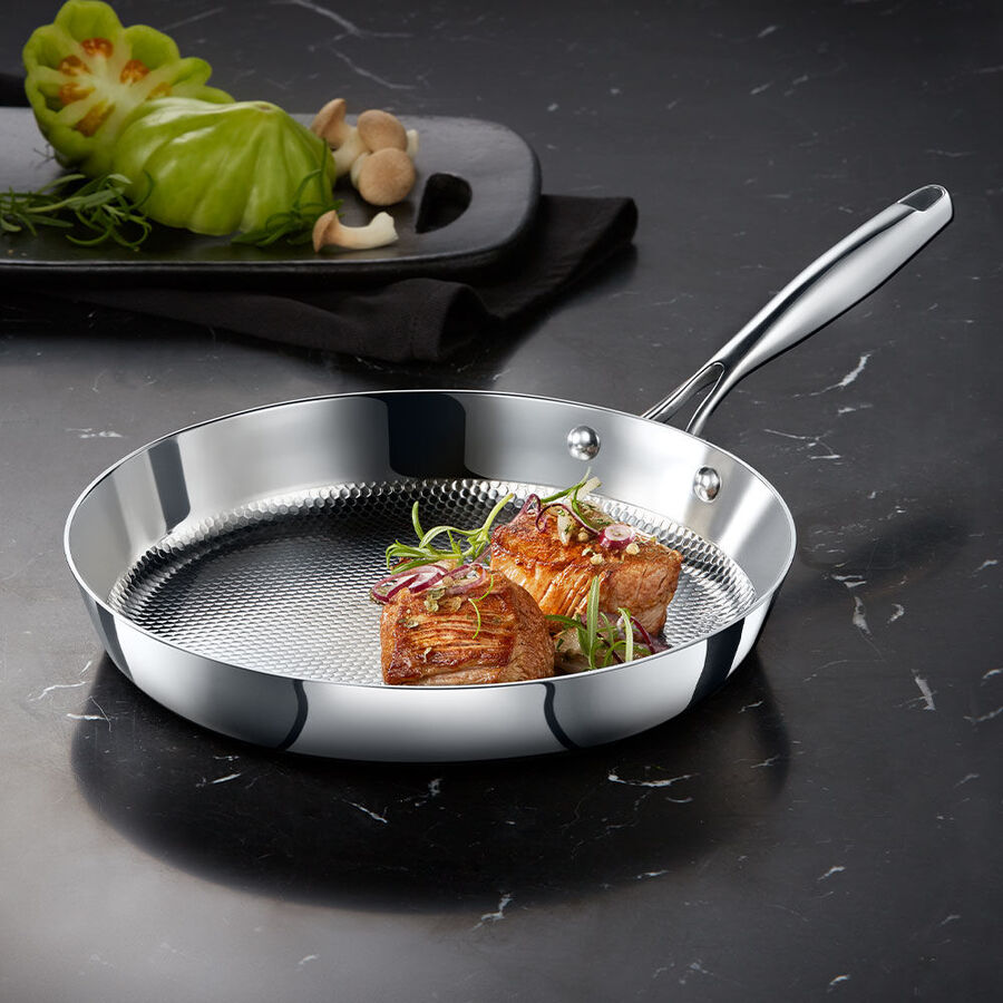 Fleisch besser kross braten: Wabenstruktur-Grillpfanne Bild 4
