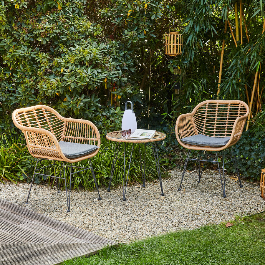 Stylisches GartenmöbelSet aus wetterfestem Material Julia Grote Shop