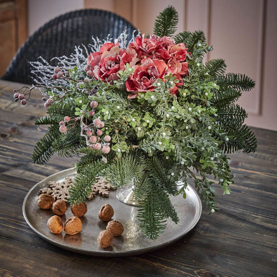 Dauerhaft geeister Winterstrauß mit gefrosteten Beeren Julia Grote Shop