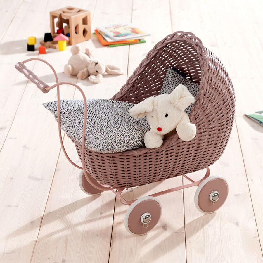 Klassischer Puppenwagen für kleine Puppenmütter im Retro ...