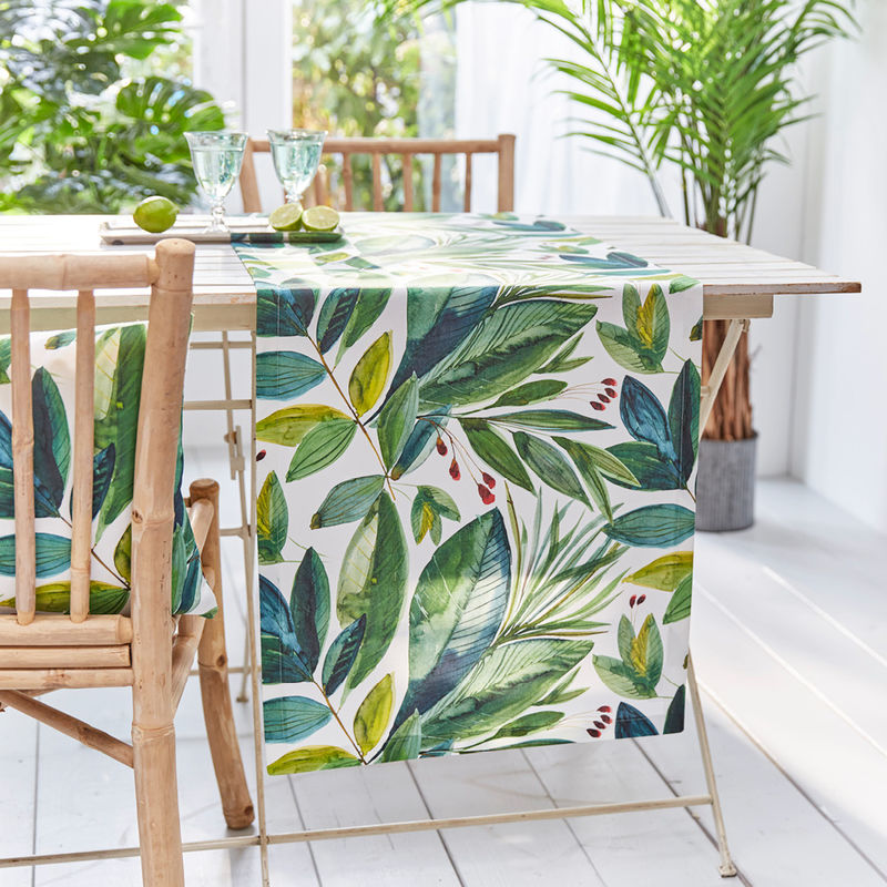 Ausdrucksstarker Tischläufer mit exotischen Tropenblättern