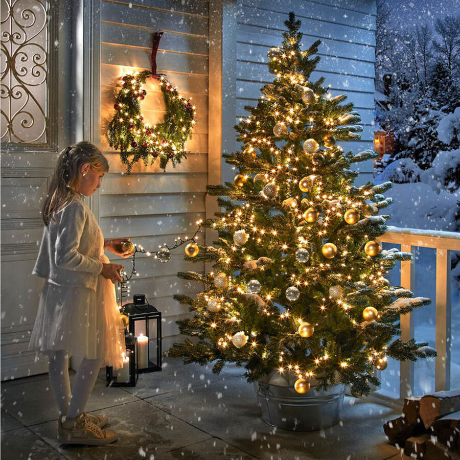 Christbaumkugel Lichterkette Dekoriert Kranz Oder Tannenbaum Julia Grote Shop