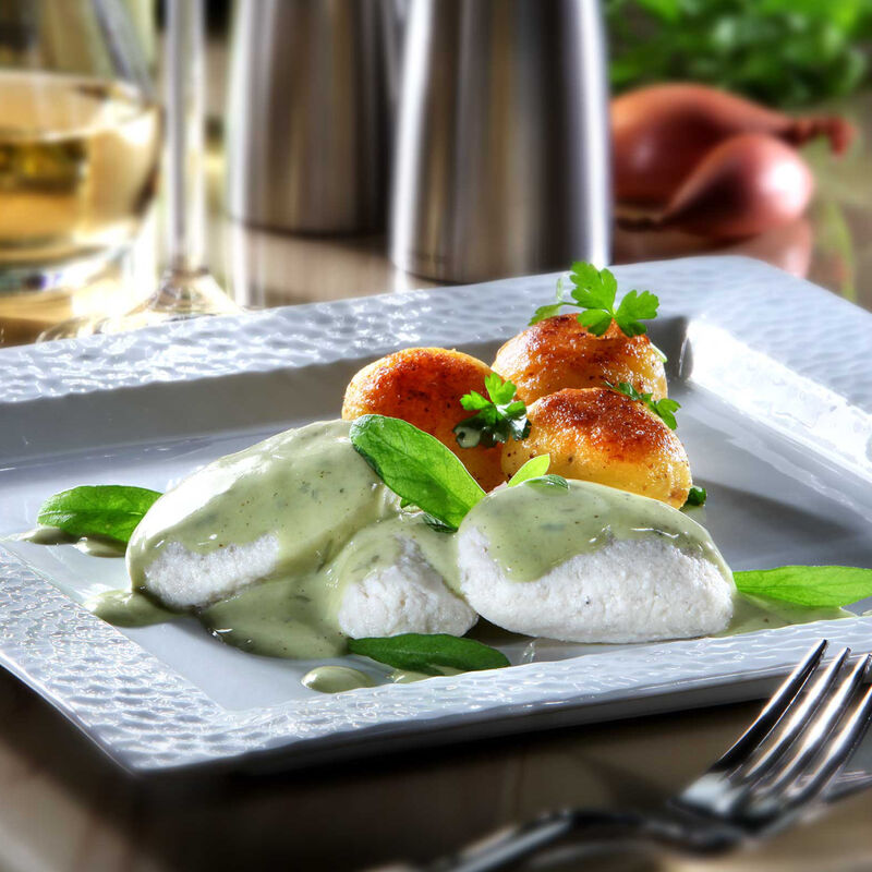 Fischklößchen in grüner Estragonsenf-Sauce mit Risolee Kartoffeln