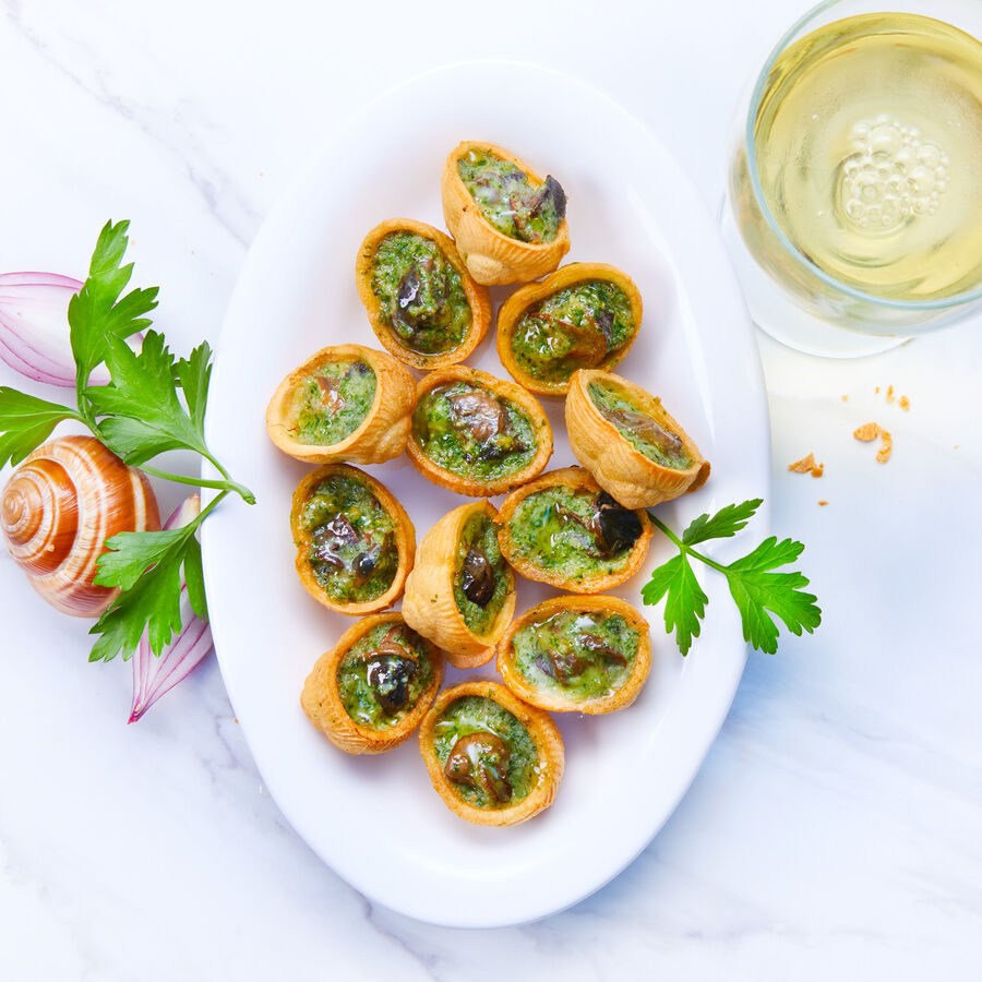 Franzsische Weinbergschnecken mit Riesling-Butter in knusprigen Teig-Schneckenhuschen