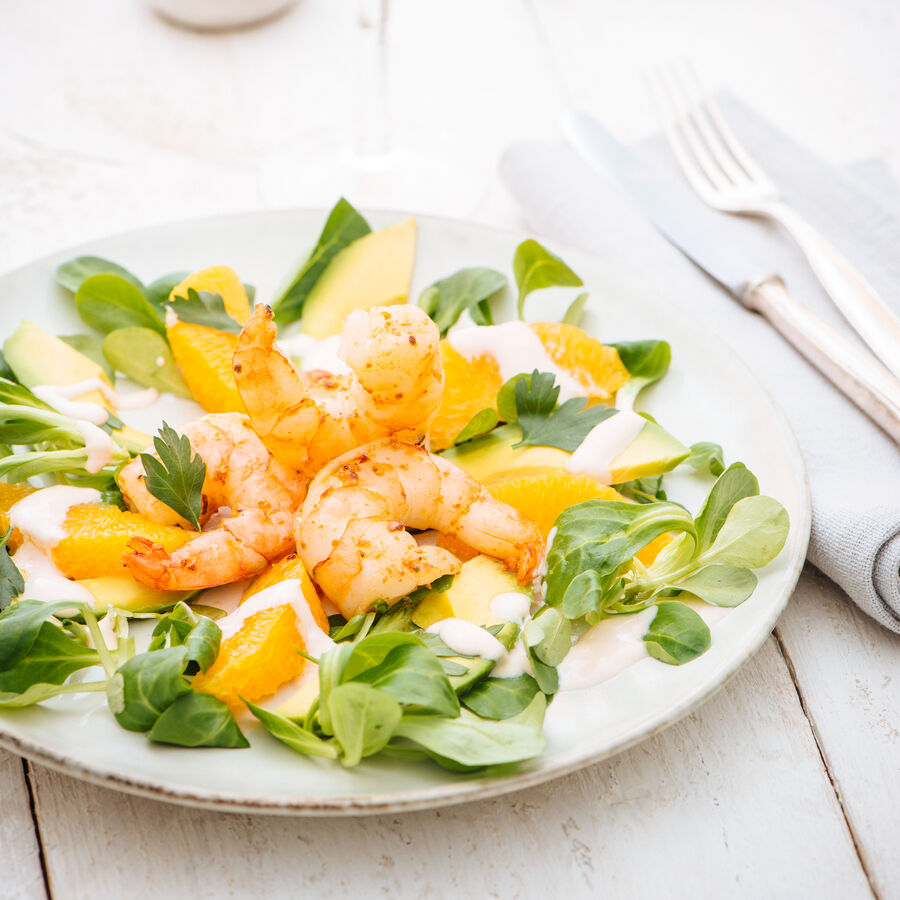 Garnelen auf Avocado-Orangen-Salat