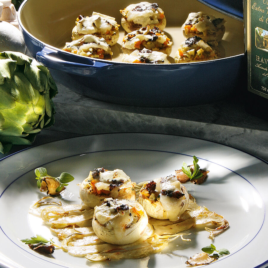 Gratinierte Champignons mit Trffel-Ziegenkse-Fllung auf Artischocken-Carpaccio