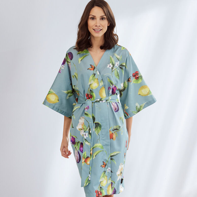 Klassischer Kimono mit farbenfrohen Sommerfrchten