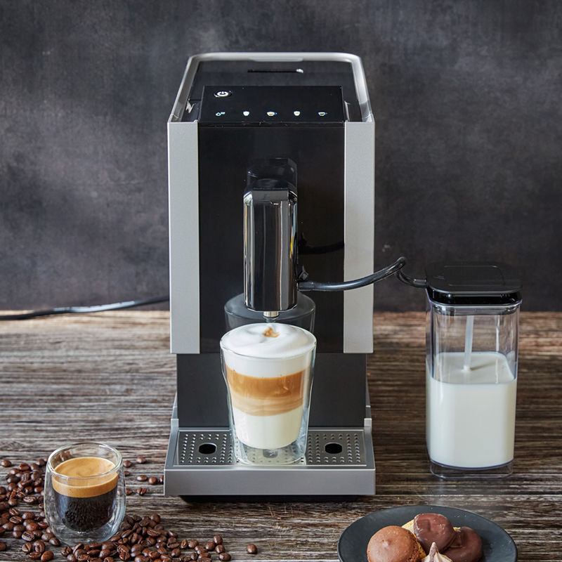 Kompakter Kaffeevollautomat: Vielfltige, frisch gemahlene Kaffeespezialitten einfach auf Knopfdruck