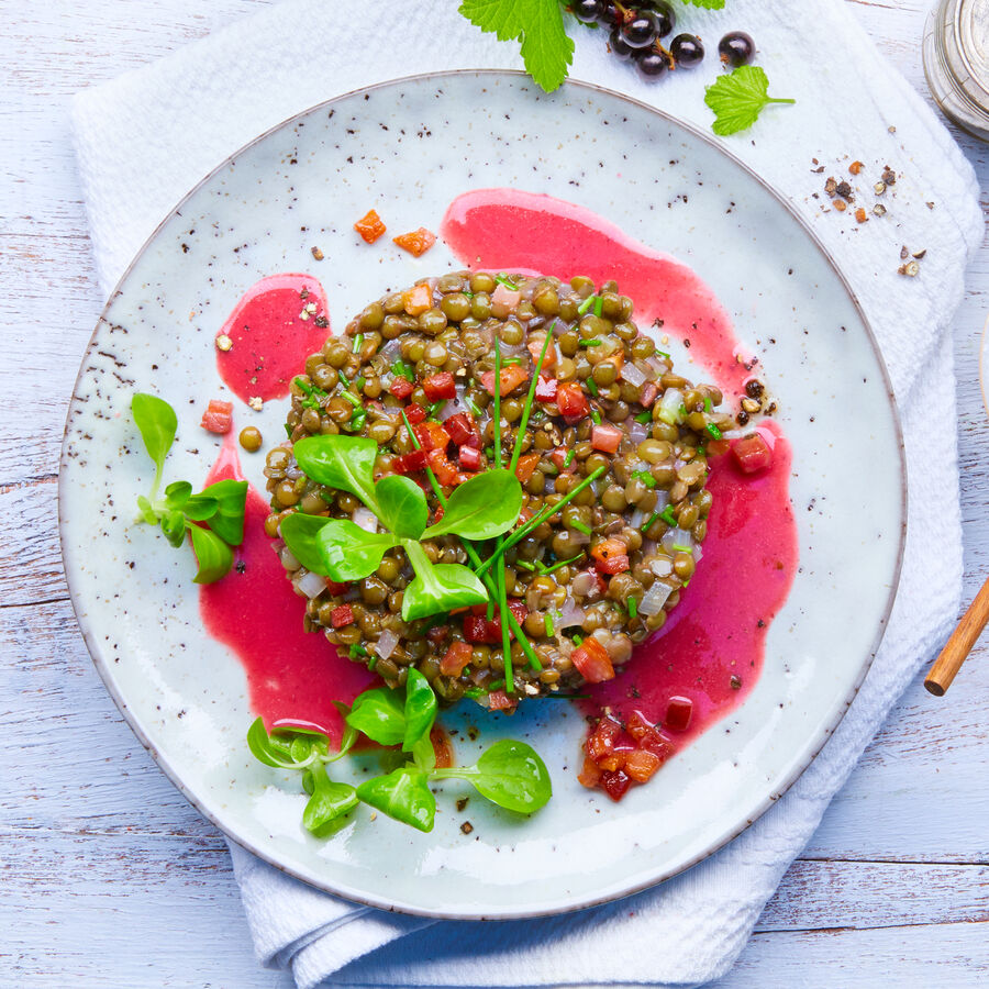 Lauwarmer Linsen-Specksalat mit Cassis-Fruchtpree-Vinaigrette