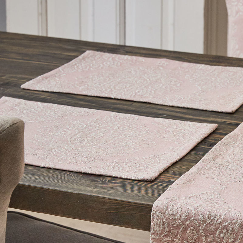 Noble Matelass-Tischsets mit opulent eingewebtem Muster
