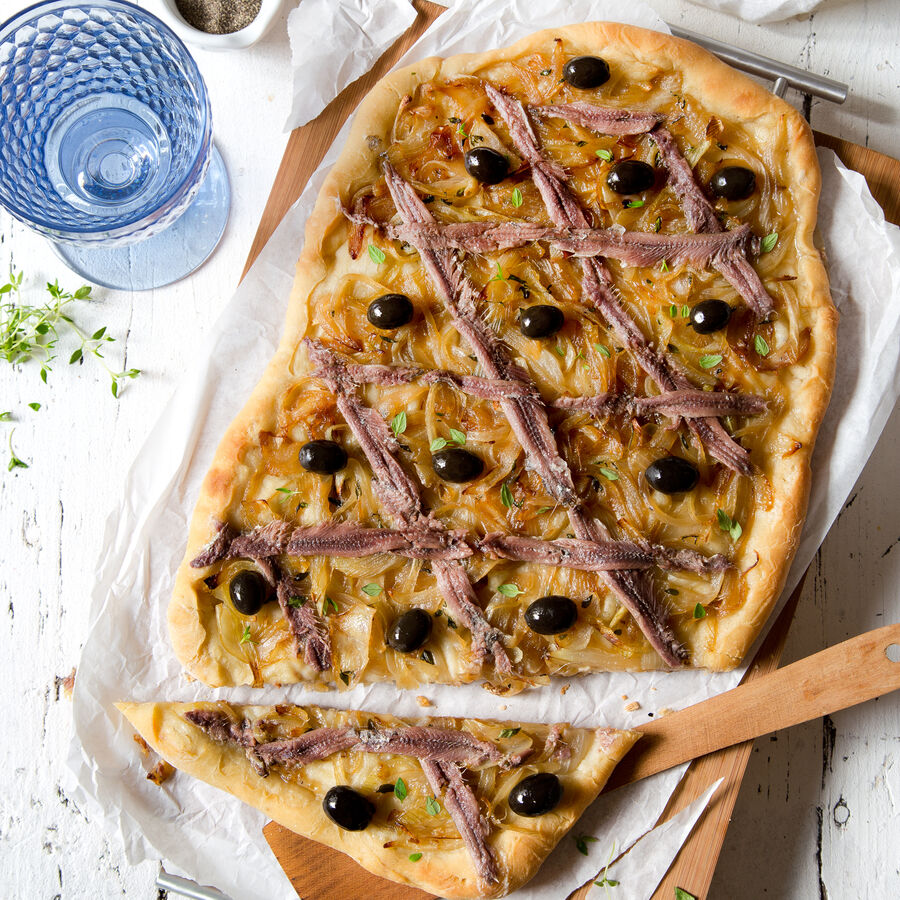 Provenzalische Sardellen-Zwiebeltarte Pissaladire