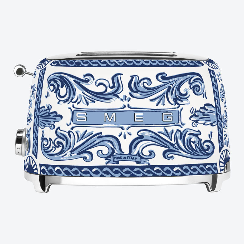 SMEG 2-Schlitz-Toaster: Neueste Technologie im extravaganten Dolce & Gabbana Design Blu Mediterraneo