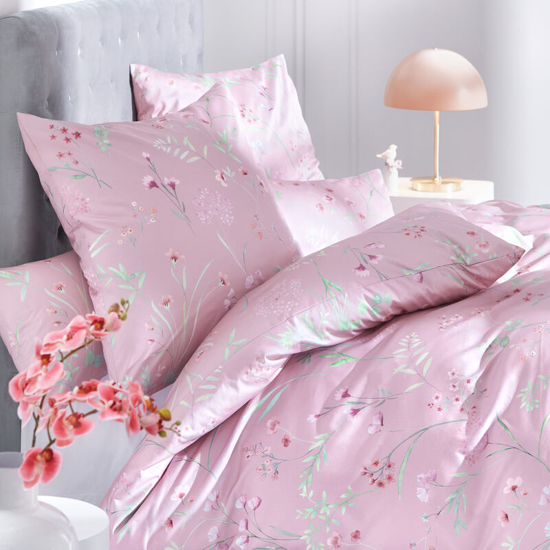 Seidenweiches Bettwsche-Set fr ein einheitliches Styling + Gratis: Spannbettlaken farblich passend zur Bettwsche