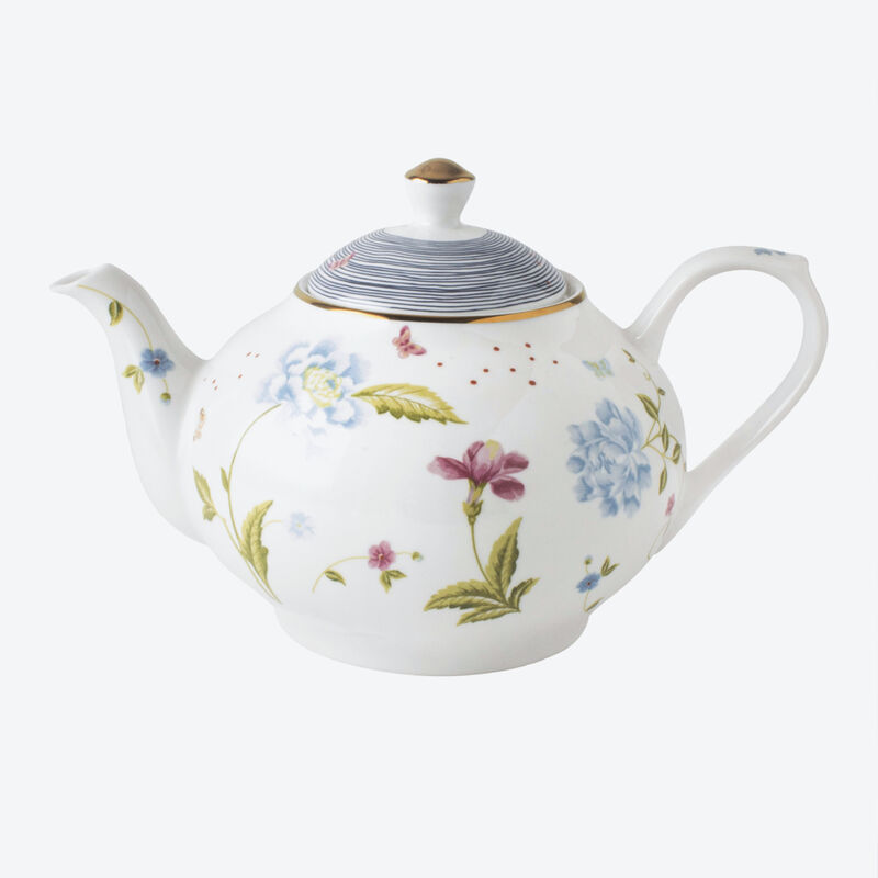 Teekanne zum floralen Mix & Match-Geschirr