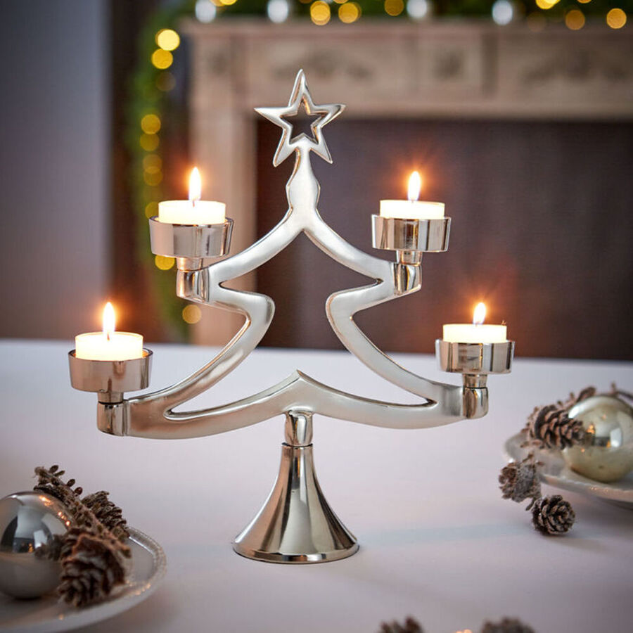 Teelicht-Tannenbaum schafft festliches weihnachtliches Flair