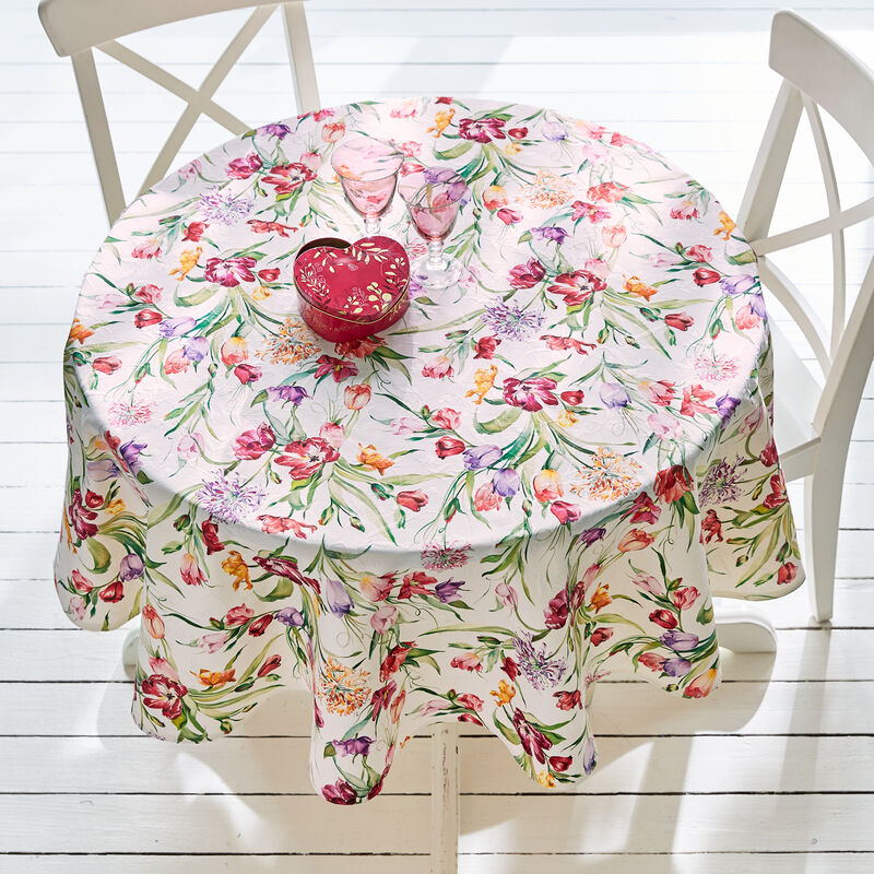 Tischdecke: Florale Matelass-Tischwsche mit hochwertigem Digitaldruck