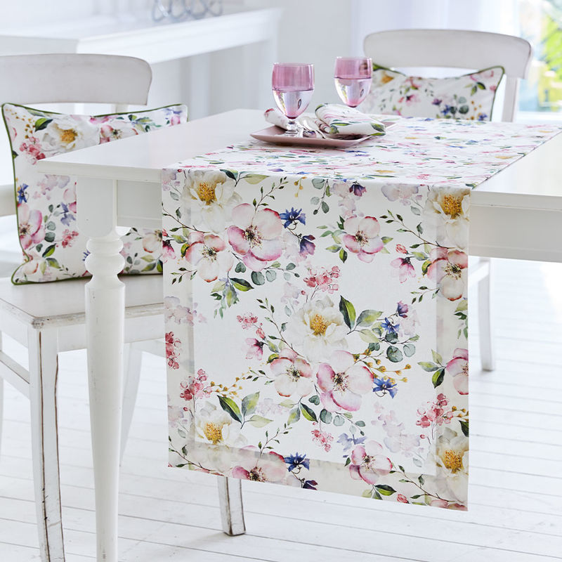 Tischläufer zur Frühlings-Tischwäsche mit Apfelblüten - Julia Grote Shop