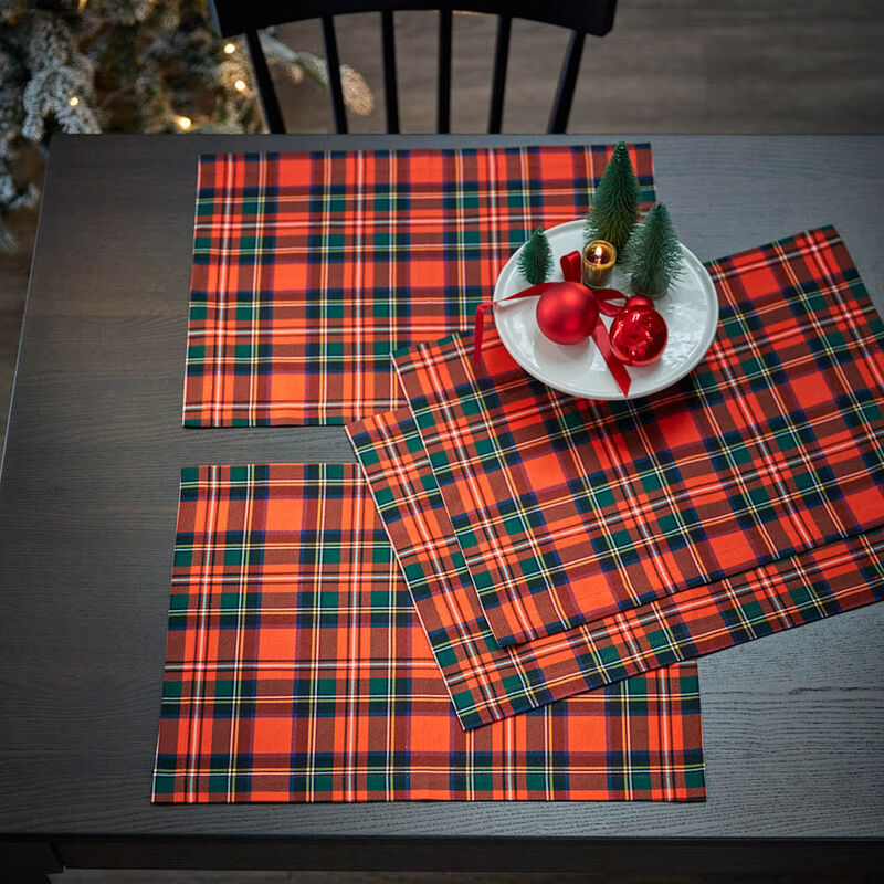 Weihnachtliche Tischsets mit Schottenkaro