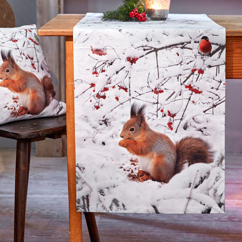 Winterlicher Tischlufer mit fotorealistischem Tiermotiv