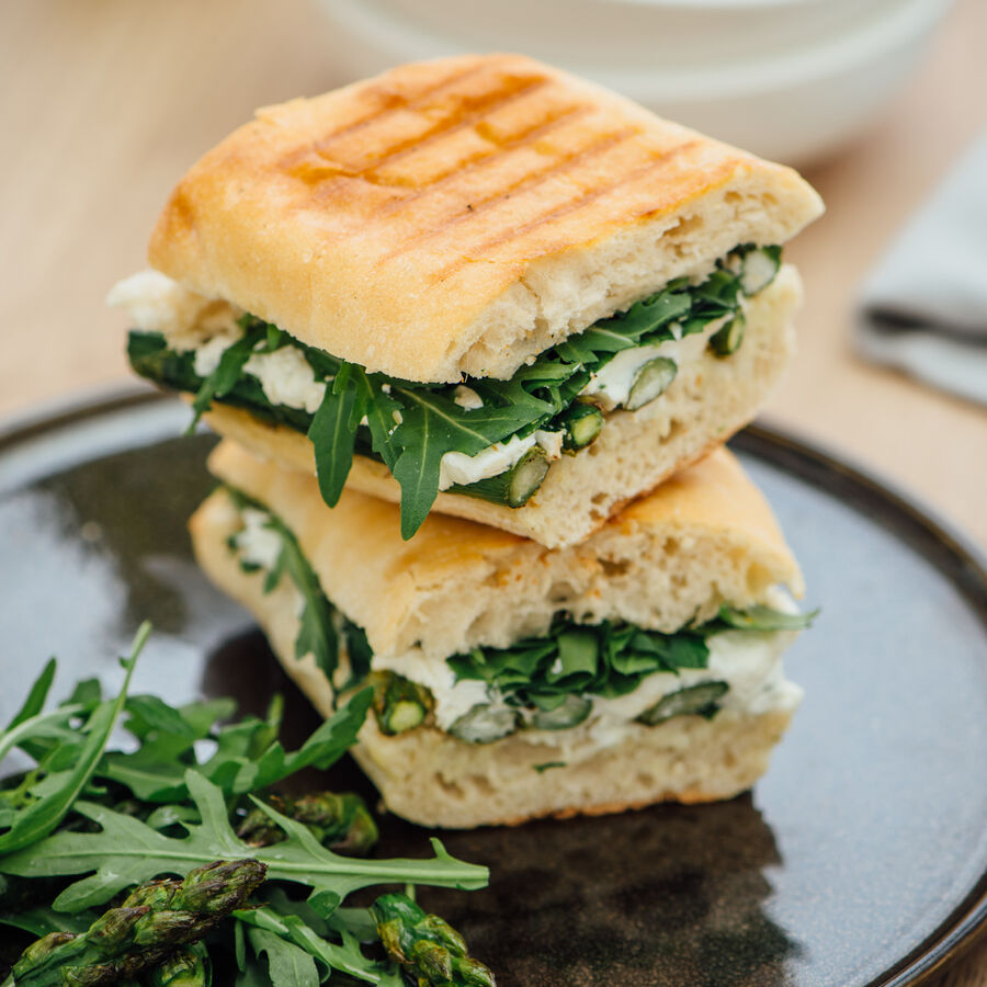 Spargel-Ziegenkäse-Panini