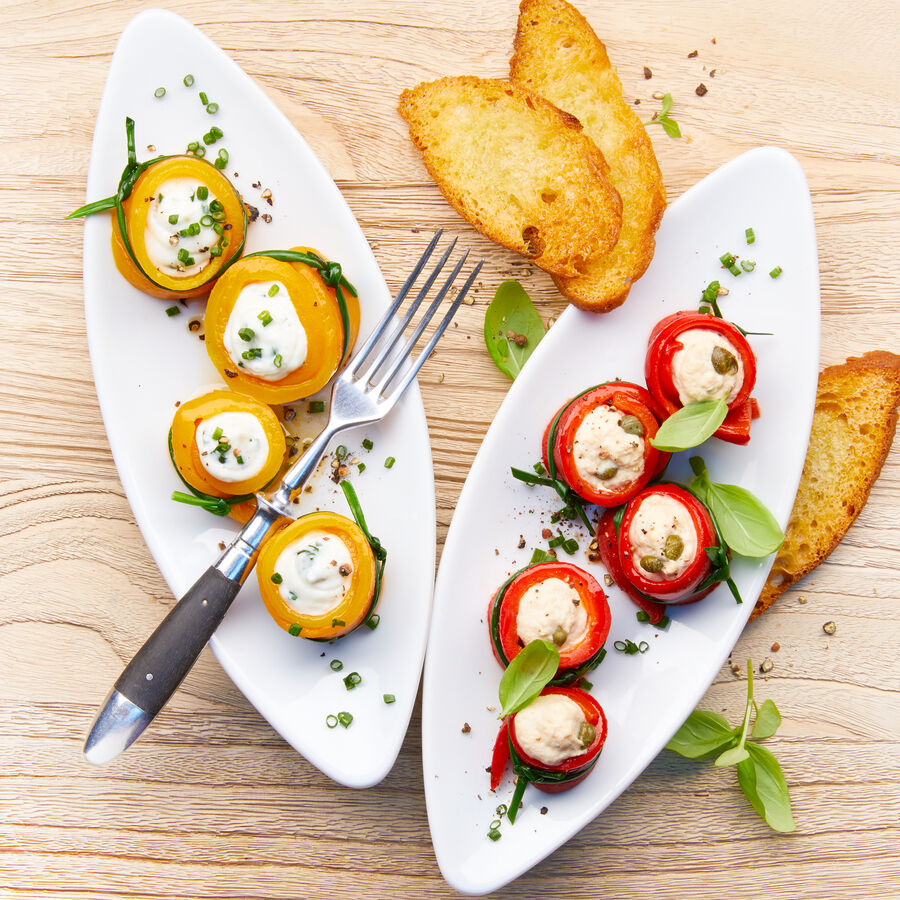 Antipasti Involtini di peperoni mit Ziegenkäse und Thunfischcreme ...