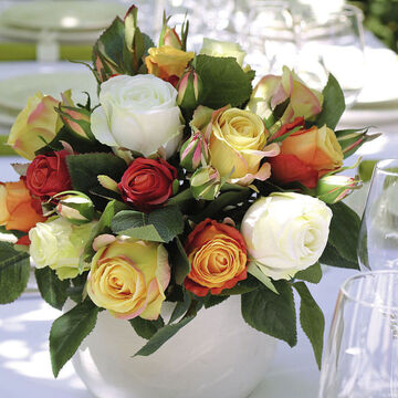 Rosenstrau�: Die unverg�ngliche Pracht t�uschend echt wirkender Freilandrosen