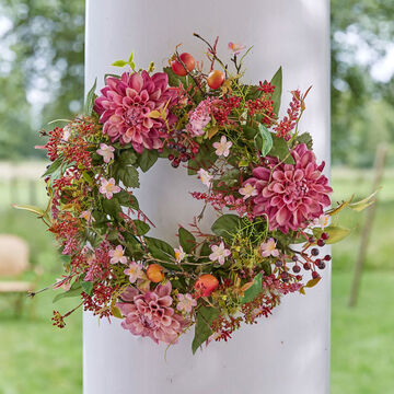 Farbenfroher Dahlienmischkranz mit leuchtenden Herbstbl�hern