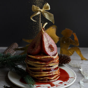Produktbild fr 'Pancake-Trtchen mit Zimt-Rotweinbirnen und Vanilleeis'