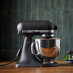 Produktbild fr 'KitchenAid Artisan: Haushalts-Kchenmaschine auf Profi-Niveau'