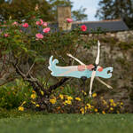 Produktbild fr 'Windspiel Schwimmerin 60 x 35 cm - Gartendeko aus der Bretagne'