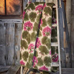 Produktbild fr 'Wrmende Walk-Wolldecke mit Blumen-Relief-Motiv'