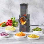 Produktbild fr 'Elektro-Multireibe schneidet, reibt, raspelt Gemse, Obst, Kse, Nsse'