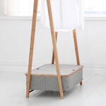 Produktbild fr 'Faltbare Design-Garderobe mit Staufach schafft nachhaltig Ordnung'