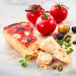 Produktbild fr 'Italienischer Premium-Kse - mit Kapern, Oliven und Tomate, 250 g'