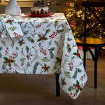 Weihnachtliche Matelassé Tischdecke mit raffinierten Effekten