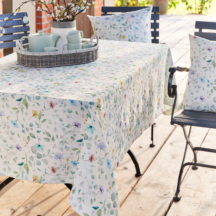 Viola Tischdecke, 85 x 85 cm, Matelasse, 100% CO, Feinwäsche 40 °C