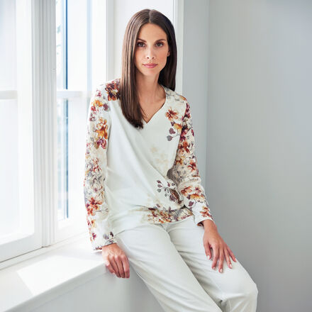 Produktbild fr 'Dezent floral gemusterter Pyjama aus atmungsaktiver Baaumwolle, Nachtwsche, Schlafbekleidung, Loungewear, Nachthemd, Schlafanzu'