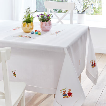 Produktbild fr 'Handstickereien mit niedlichen Hasenmotiven zieren feine Hohlsaum-Tischdecke'
