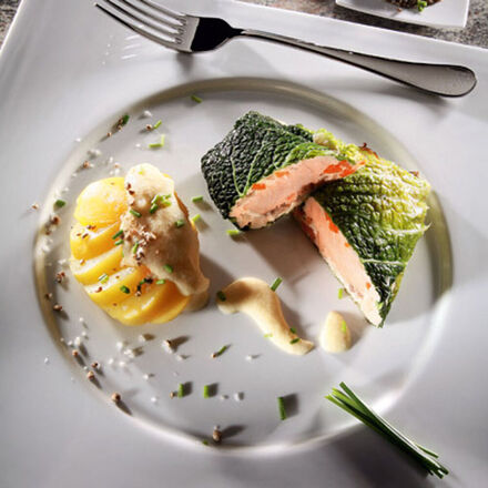 Produktbild fr 'Hauptgang: Lachs im Wirsingmantel mit Schnittlauchkartoffeln und weier Zitronen-Butter-Sauce'