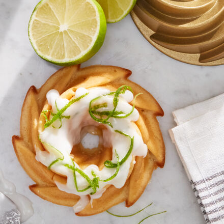 Produktbild fr 'Joghurt-Limettenkuchen in den Mini-Spiralblten-Backformen'