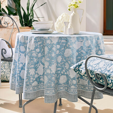 Produktbild fr 'Tischdecke,  160 cm, handwerklich gefertigt - Motiv Indien Rose, Hellblau/Wei, 100 % Baumwolle,'