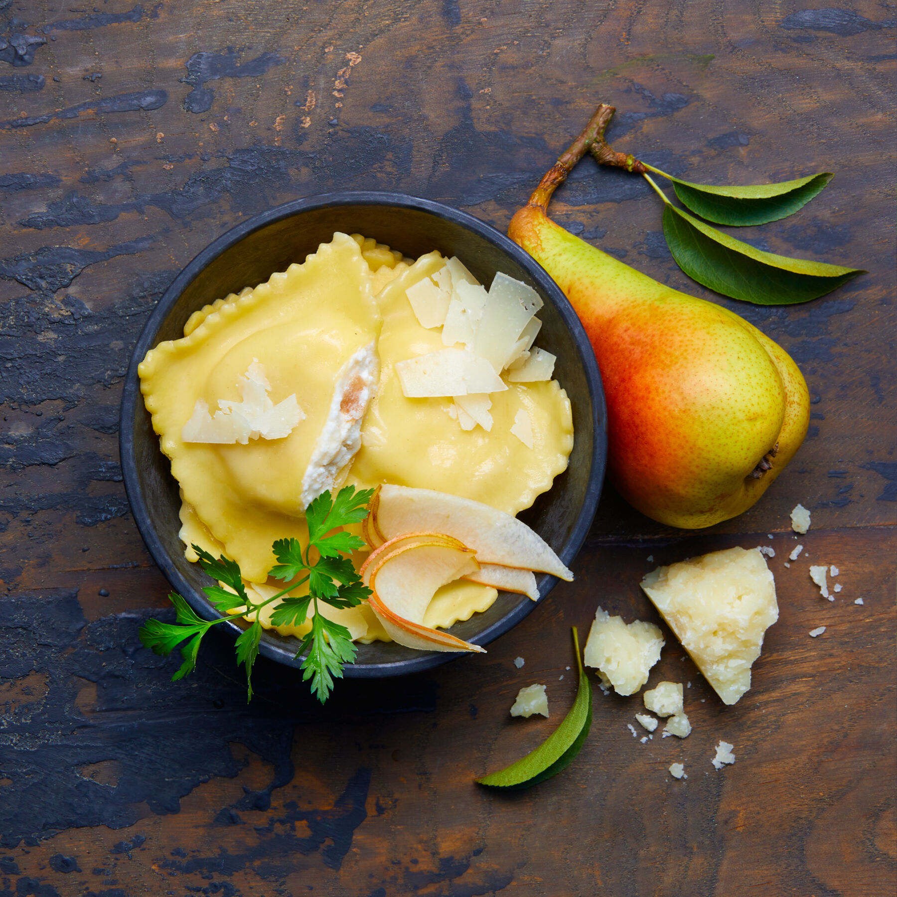 Frische toskanische Ravioli mit Pecorino DOP und Williams Birne - Hagen ... Frische toskanische Ravioli mit Pecorino DOP und Williams Birne - Hagen ...